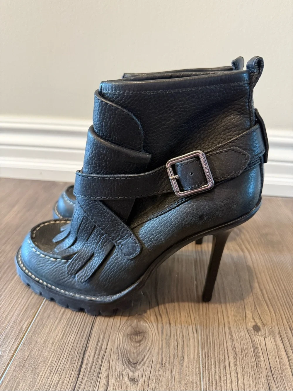 Tory Burch Lyle Leather Fringe Booties Size 9